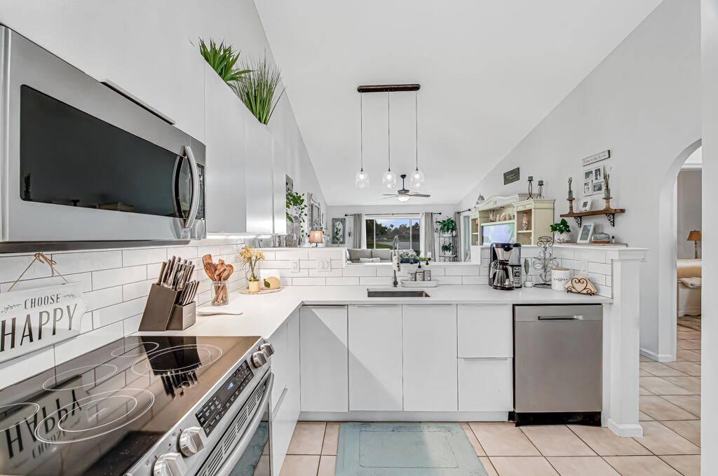 8429 Long Bay, West Palm Beach, FL 33411 Photo