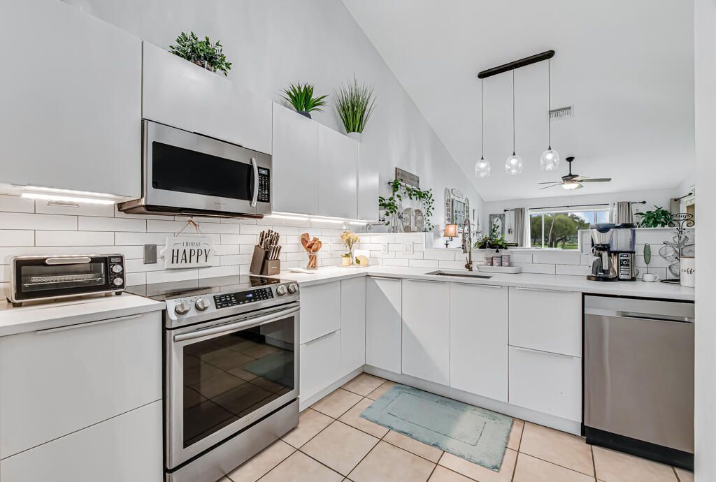 8429 Long Bay, West Palm Beach, FL 33411 Photo