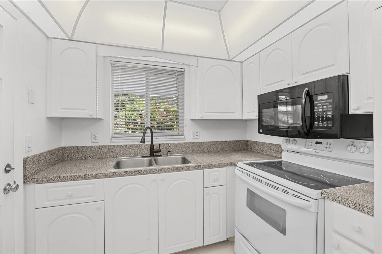 2 Garden Street, Unit 203M, Tequesta, FL 33469 Photo
