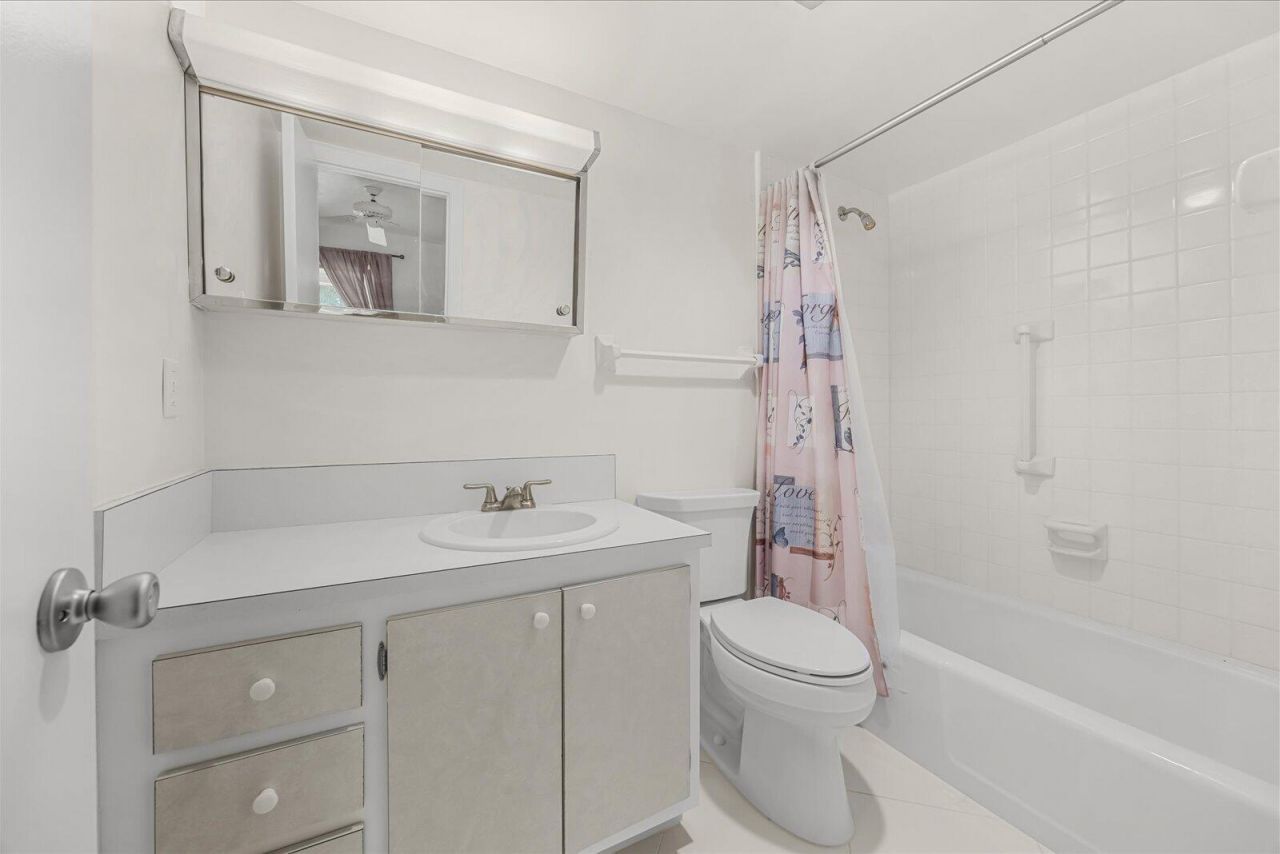 2 Garden Street, Unit 203M, Tequesta, FL 33469 Photo