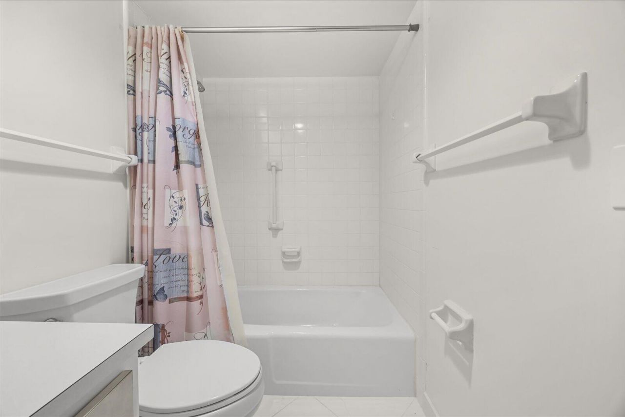 2 Garden Street, Unit 203M, Tequesta, FL 33469 Photo