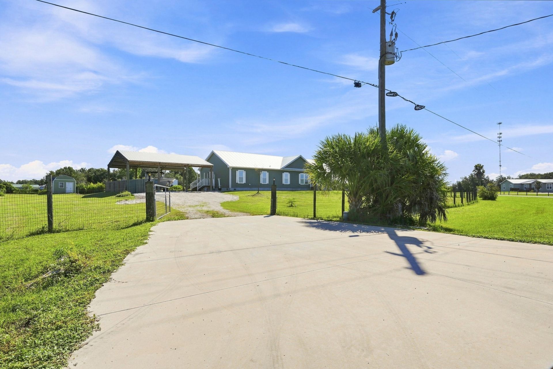 4944 NE 115th Place, Okeechobee, FL 34972 Photo