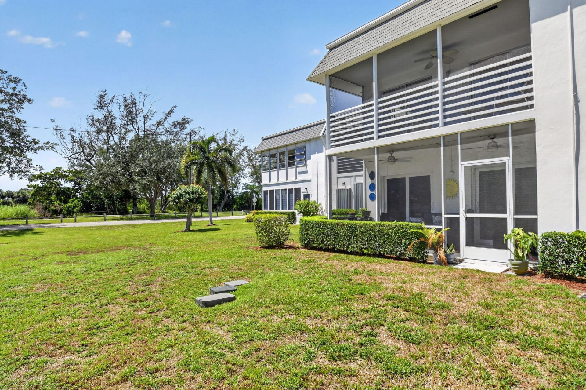 2880 Lake Osborne Drive, Unit 203, Lake Worth Beach, FL 33461 Photo