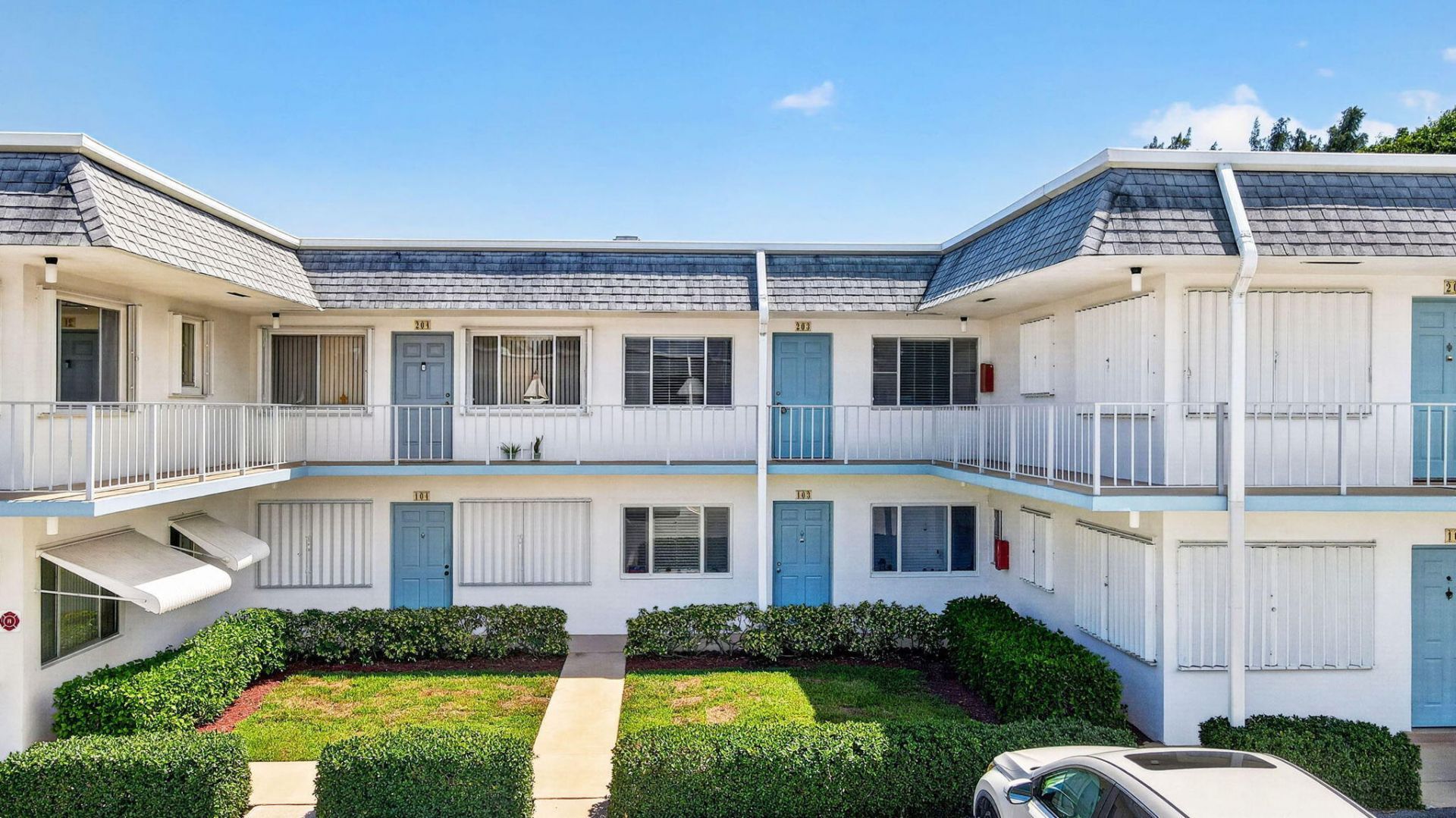 2880 Lake Osborne Drive, Unit 203, Lake Worth Beach, FL 33461 Photo