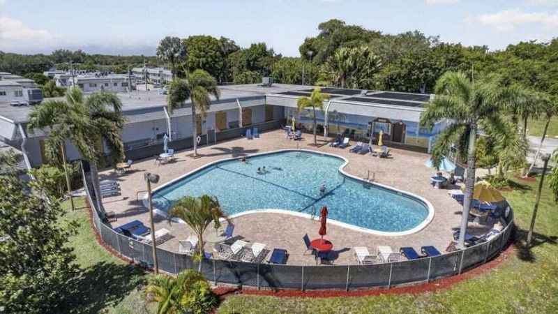 2880 Lake Osborne Drive, Unit 203, Lake Worth Beach, FL 33461 Photo