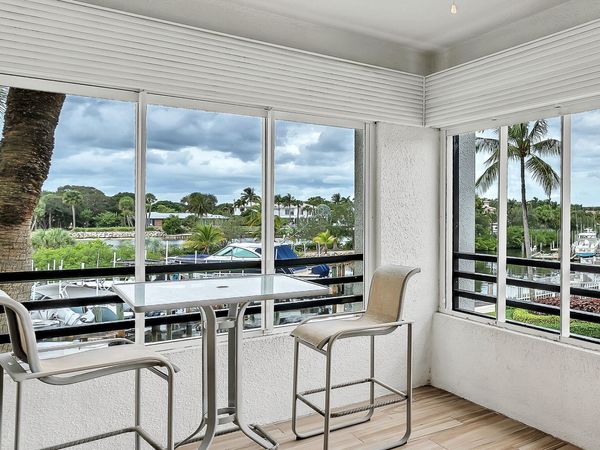 827 OAK HARBOUR Drive, Juno Beach, FL 33408