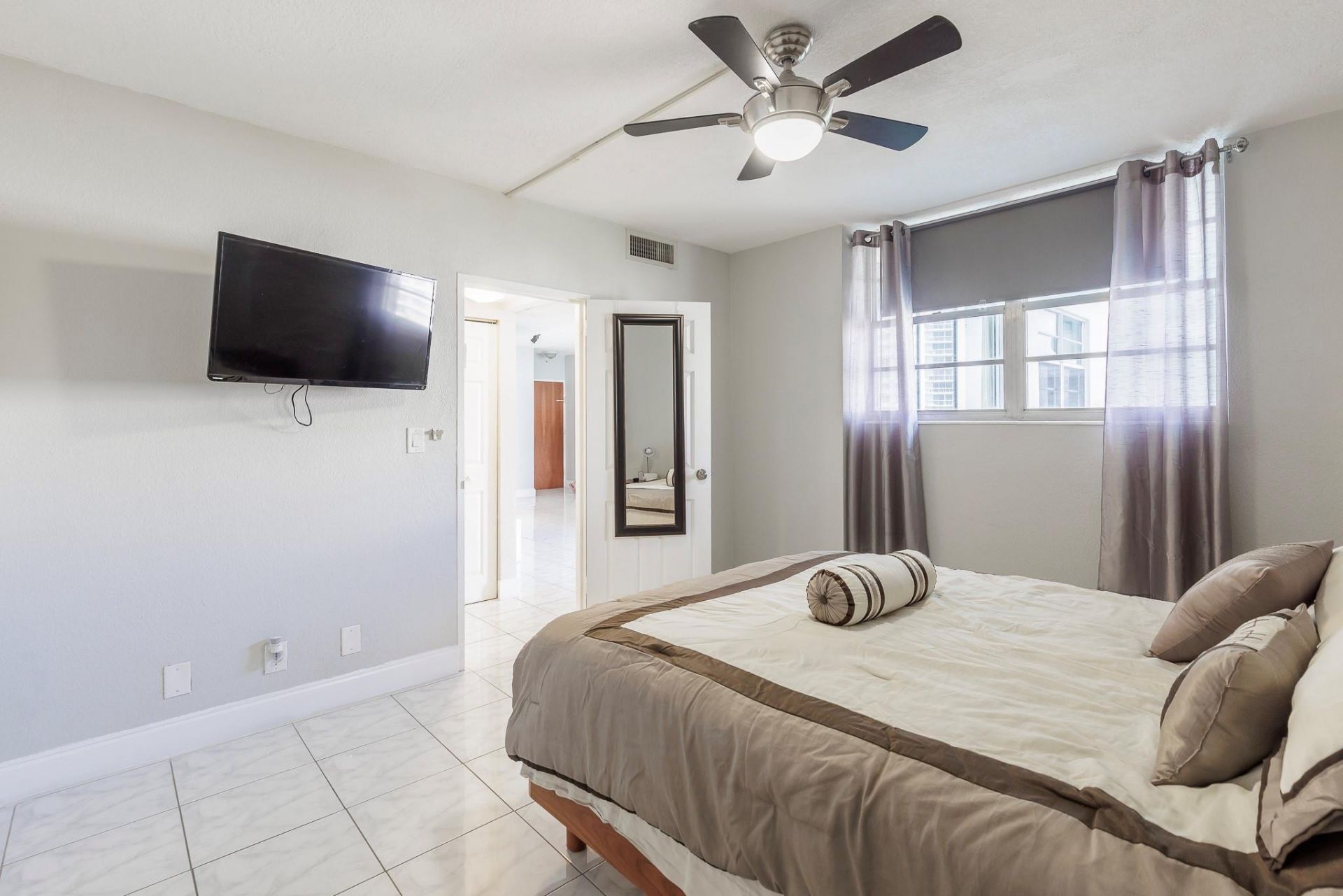 3801 S Ocean Drive, Unit 10S, Hollywood, FL 33019 Photo