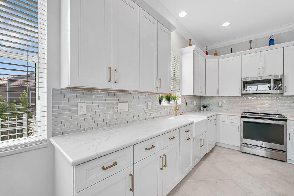 9152 Bay Harbour Circle, West Palm Beach, FL 33411 Photo