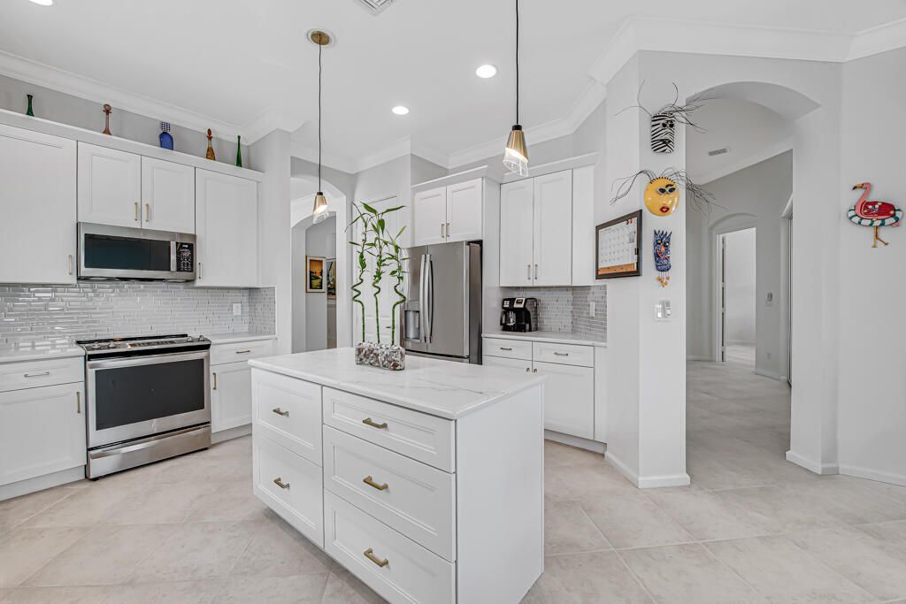 9152 Bay Harbour Circle, West Palm Beach, FL 33411 Photo