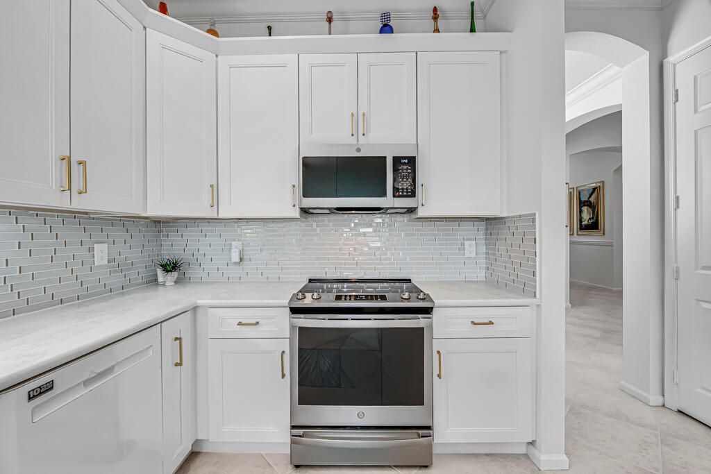 9152 Bay Harbour Circle, West Palm Beach, FL 33411 Photo