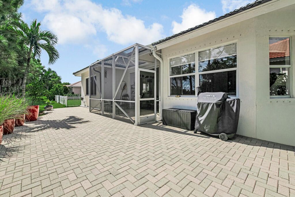 9152 Bay Harbour Circle, West Palm Beach, FL 33411 Photo