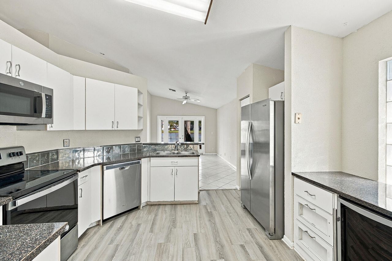 10627 NW 7th Street, Pembroke Pines, FL 33026 Photo