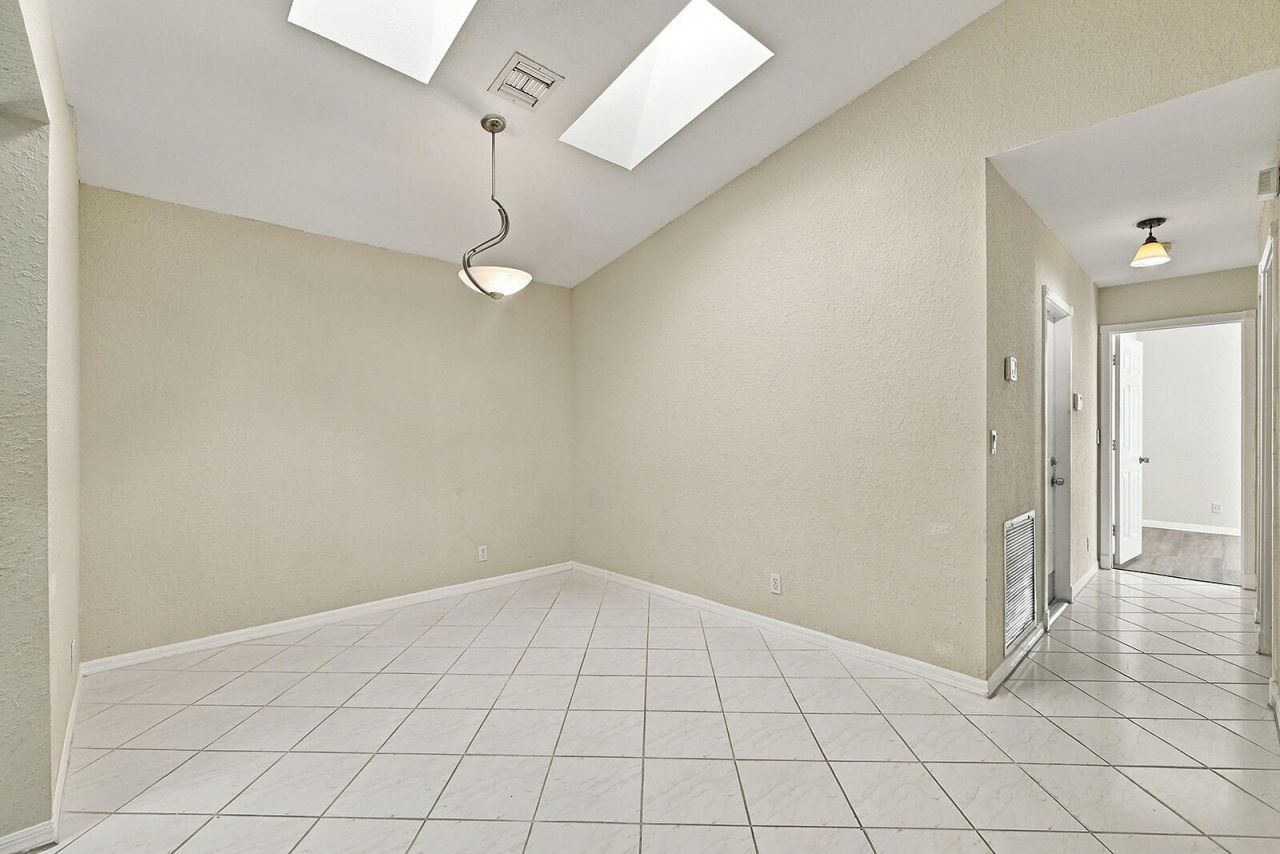 10627 NW 7th Street, Pembroke Pines, FL 33026 Photo