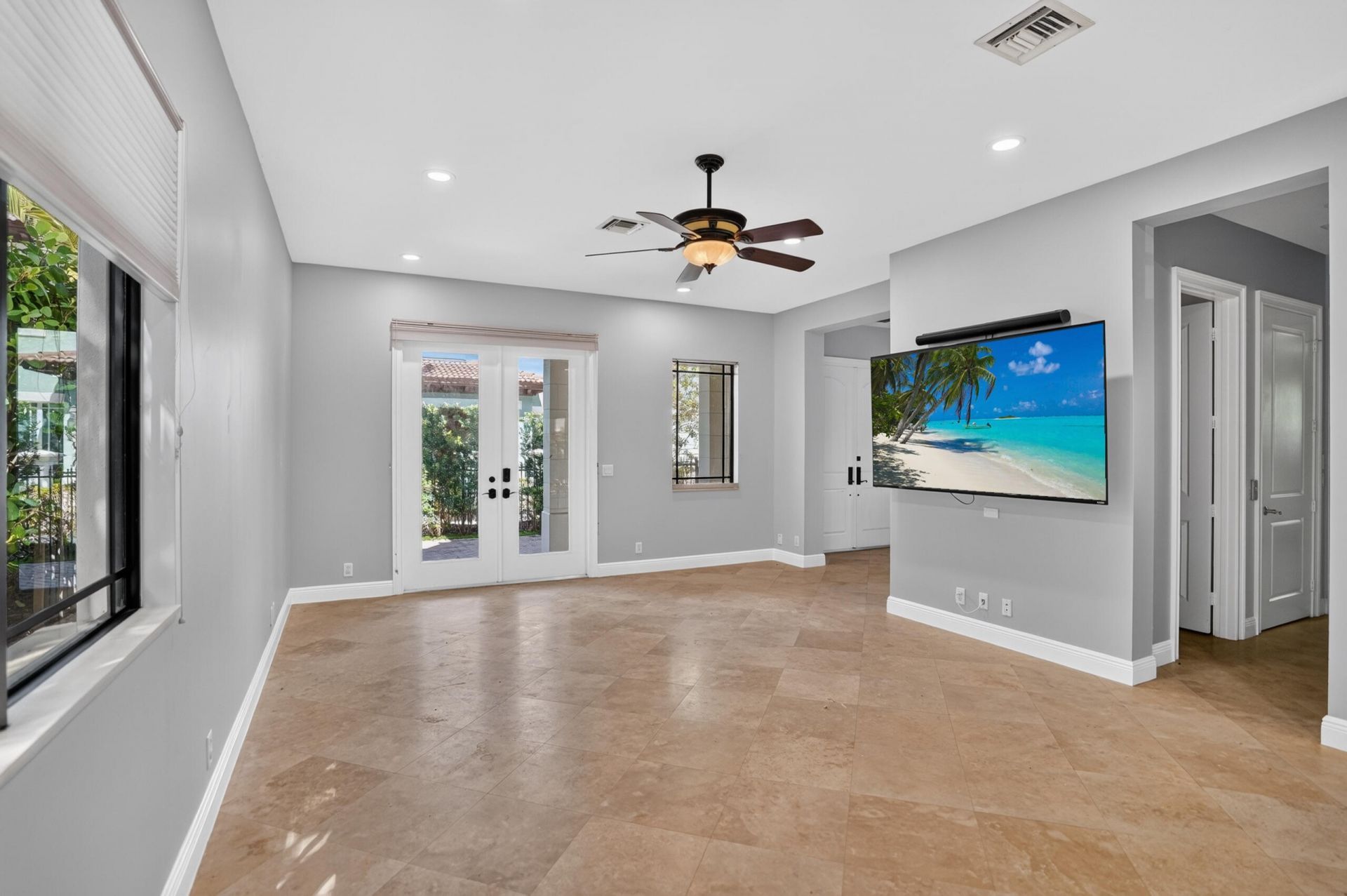 125 NW Gardener Street, Boca Raton, FL 33432 Photo
