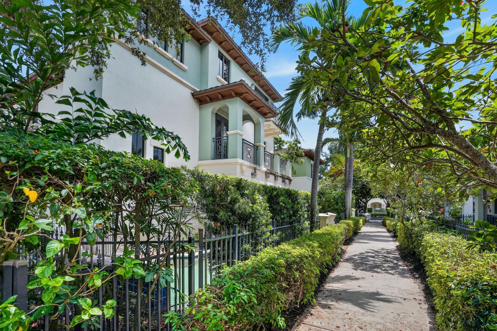 125 NW Gardener Street, Boca Raton, FL 33432 Photo