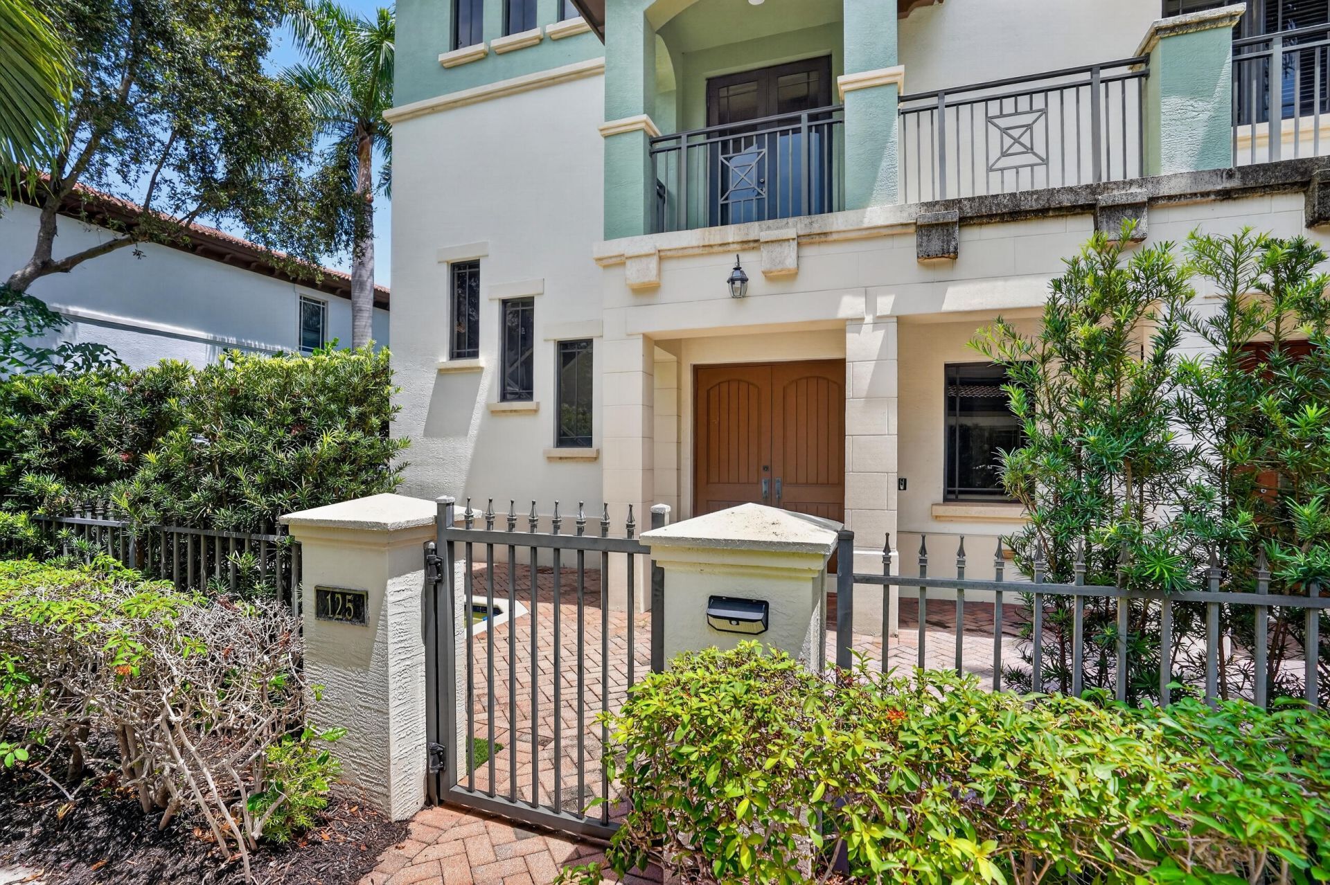 125 NW Gardener Street, Boca Raton, FL 33432 Photo
