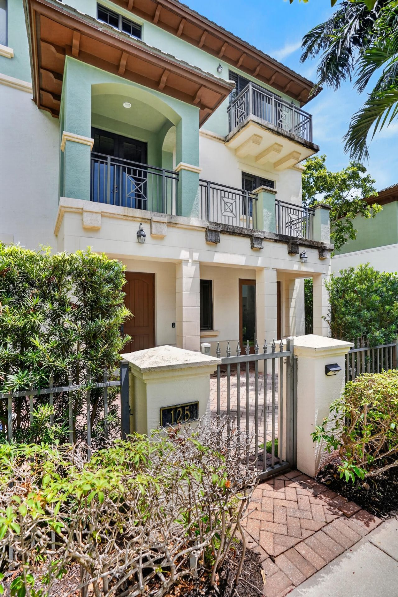 125 NW Gardener Street, Boca Raton, FL 33432 Photo