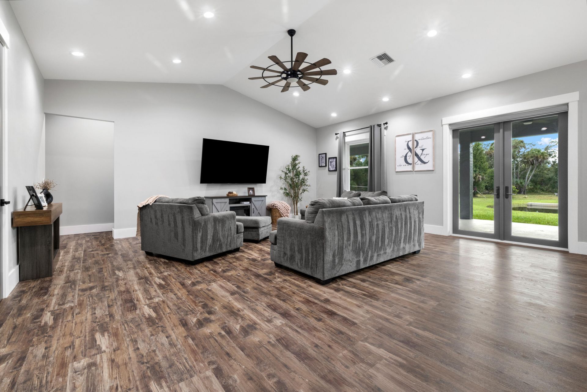 1112 NE 131st Lane, Okeechobee, FL 34972 Photo