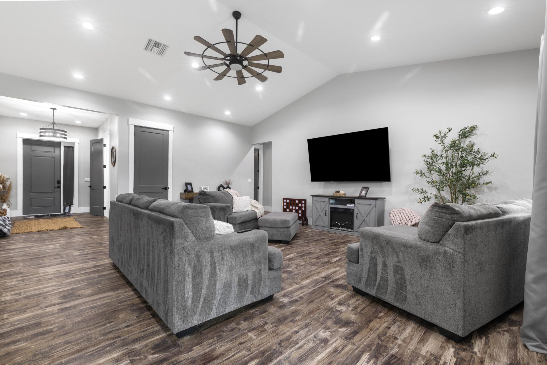 1112 NE 131st Lane, Okeechobee, FL 34972 Photo