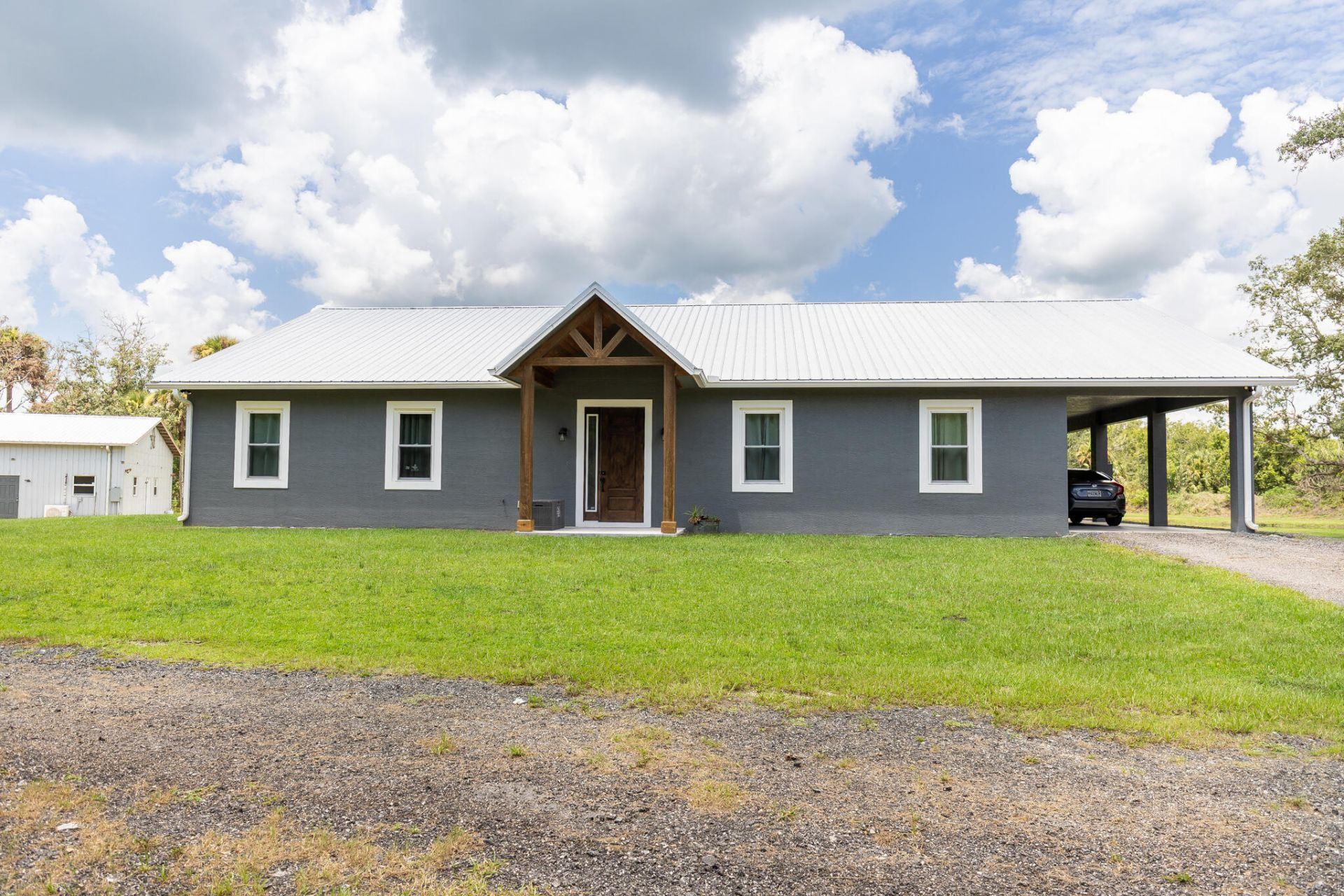 1112 NE 131st Lane, Okeechobee, FL 34972 Photo