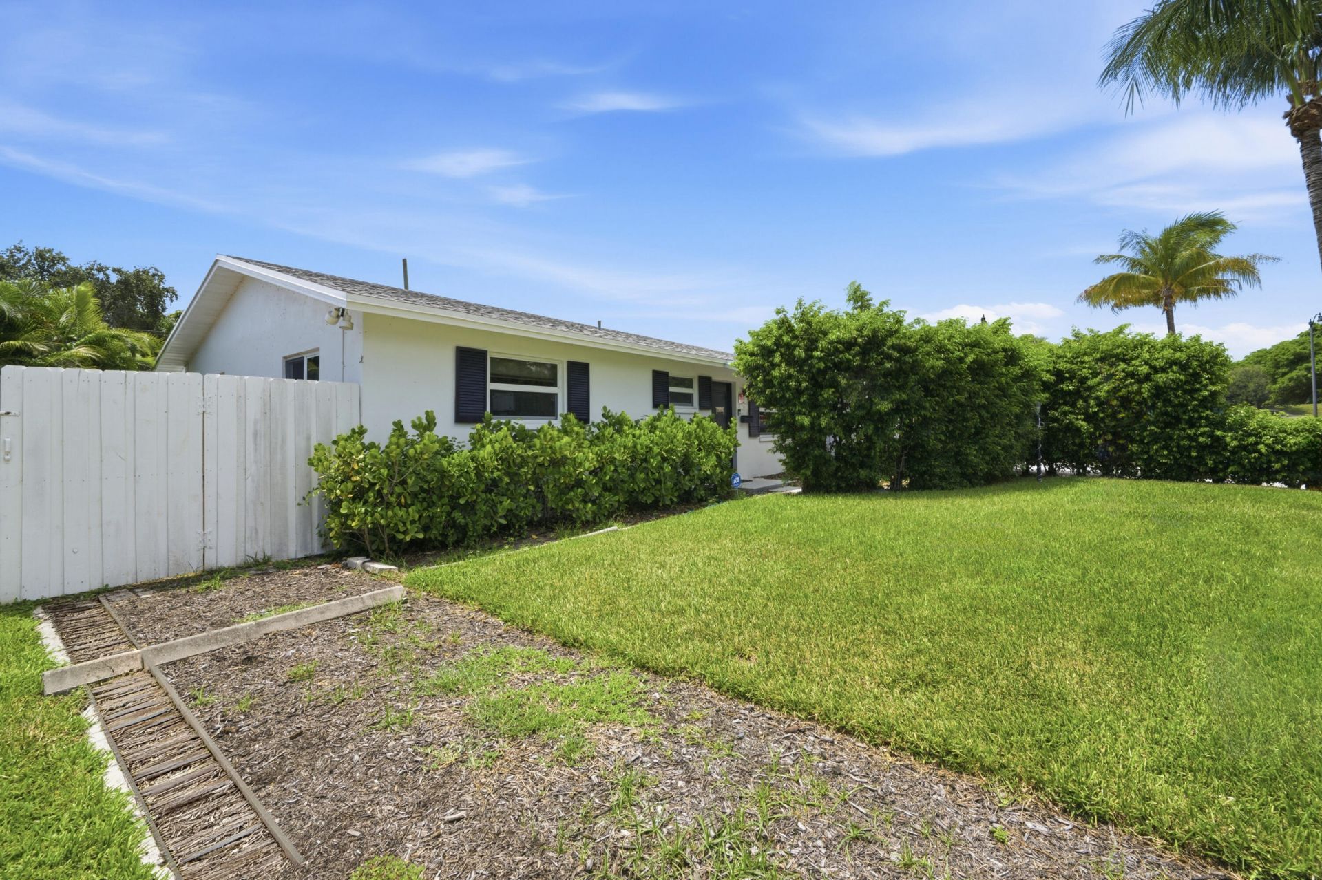 354 Edmor Road, West Palm Beach, FL 33405 Photo