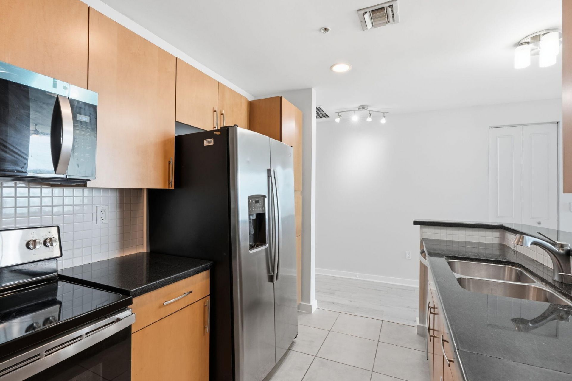 300 S Australian Avenue, Unit 1204, West Palm Beach, FL 33401 Photo
