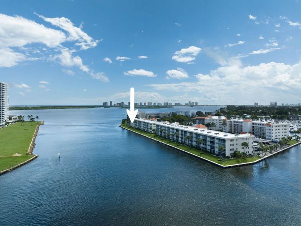 28 Yacht Club Drive, Unit 109, North Palm Beach, FL 33408
