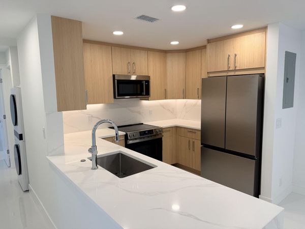 6439 BAY CLUB Drive, Unit 1, Fort Lauderdale, FL 33308