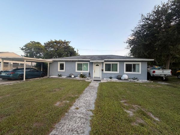 1038 MACY Street, West Palm Beach, FL 33405