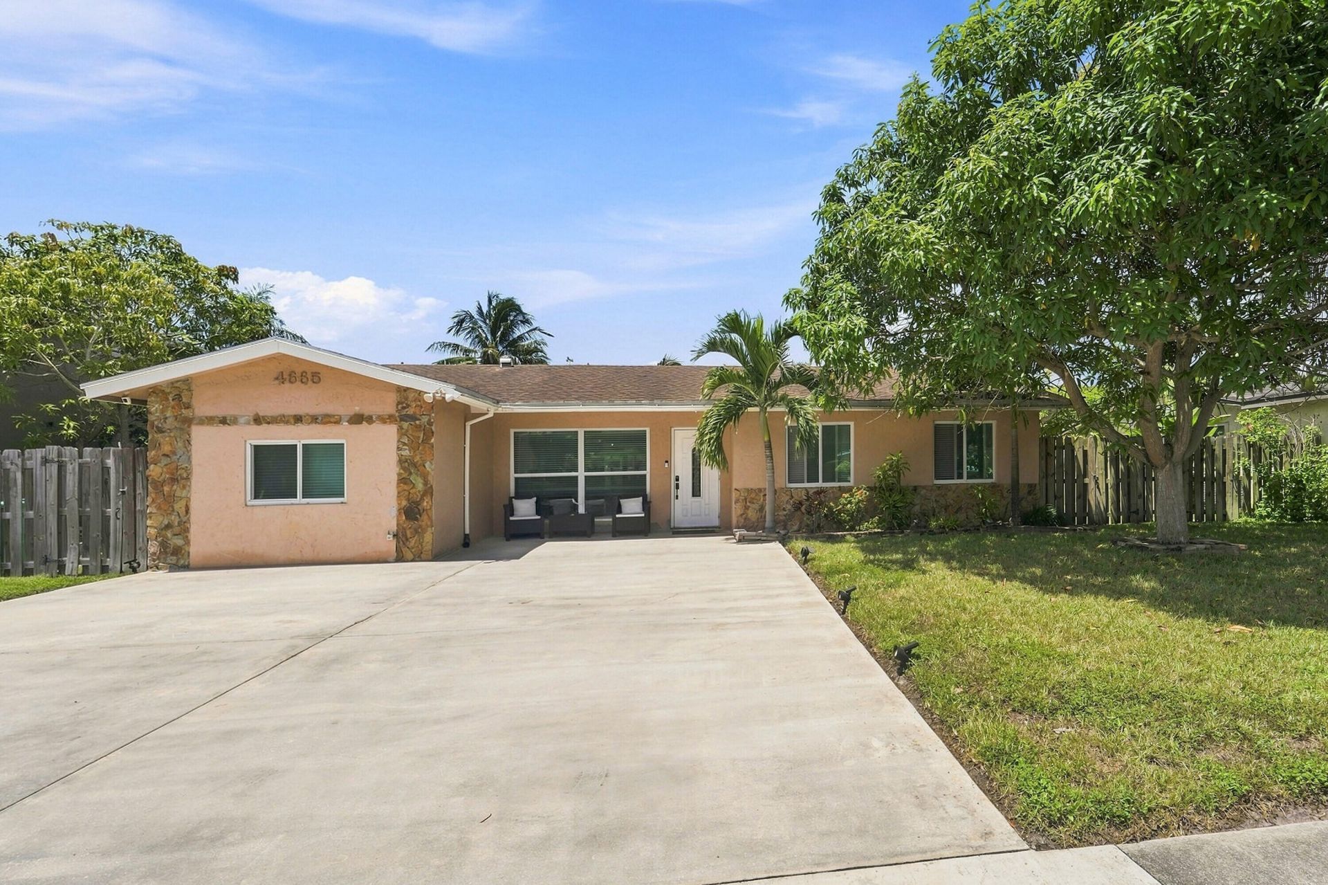 4665 NW 113th Avenue, Sunrise, FL 33323 Photo