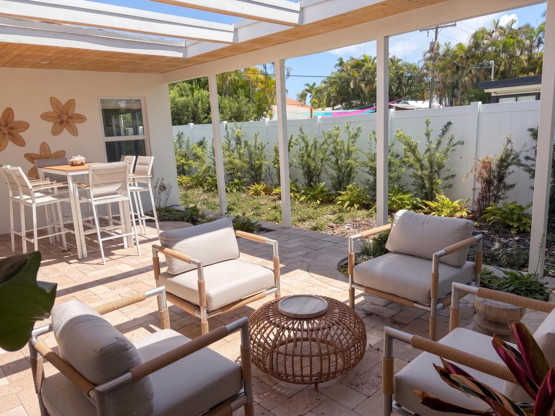 1584 Blue Water Terrace N, Lauderdale by the Sea, FL 33062 Photo
