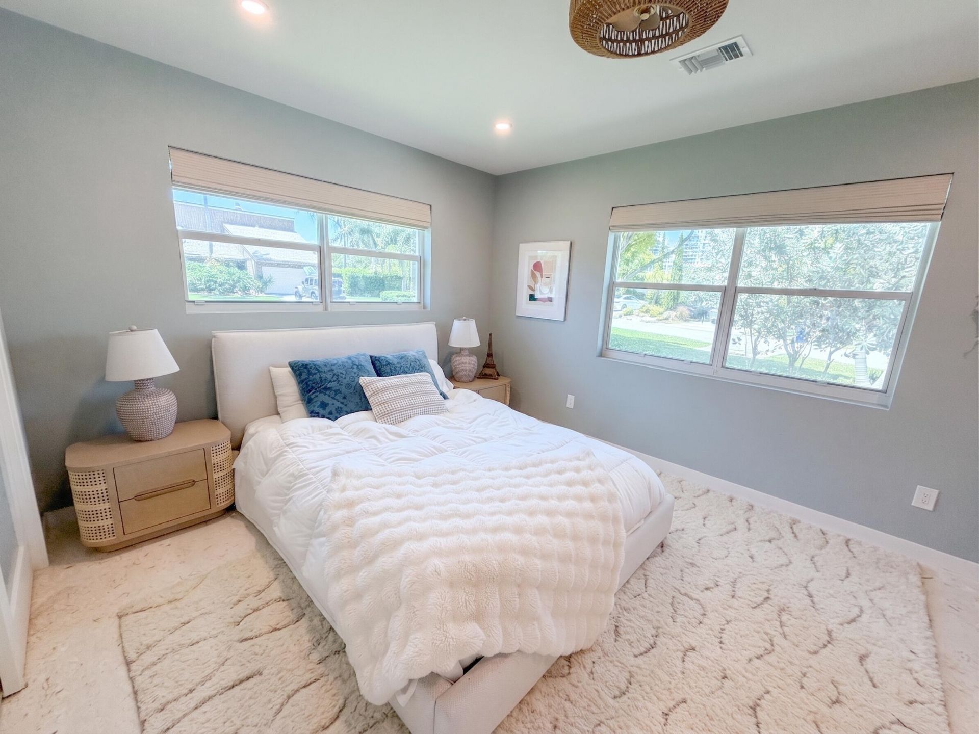 1584 Blue Water Terrace N, Lauderdale by the Sea, FL 33062 Photo