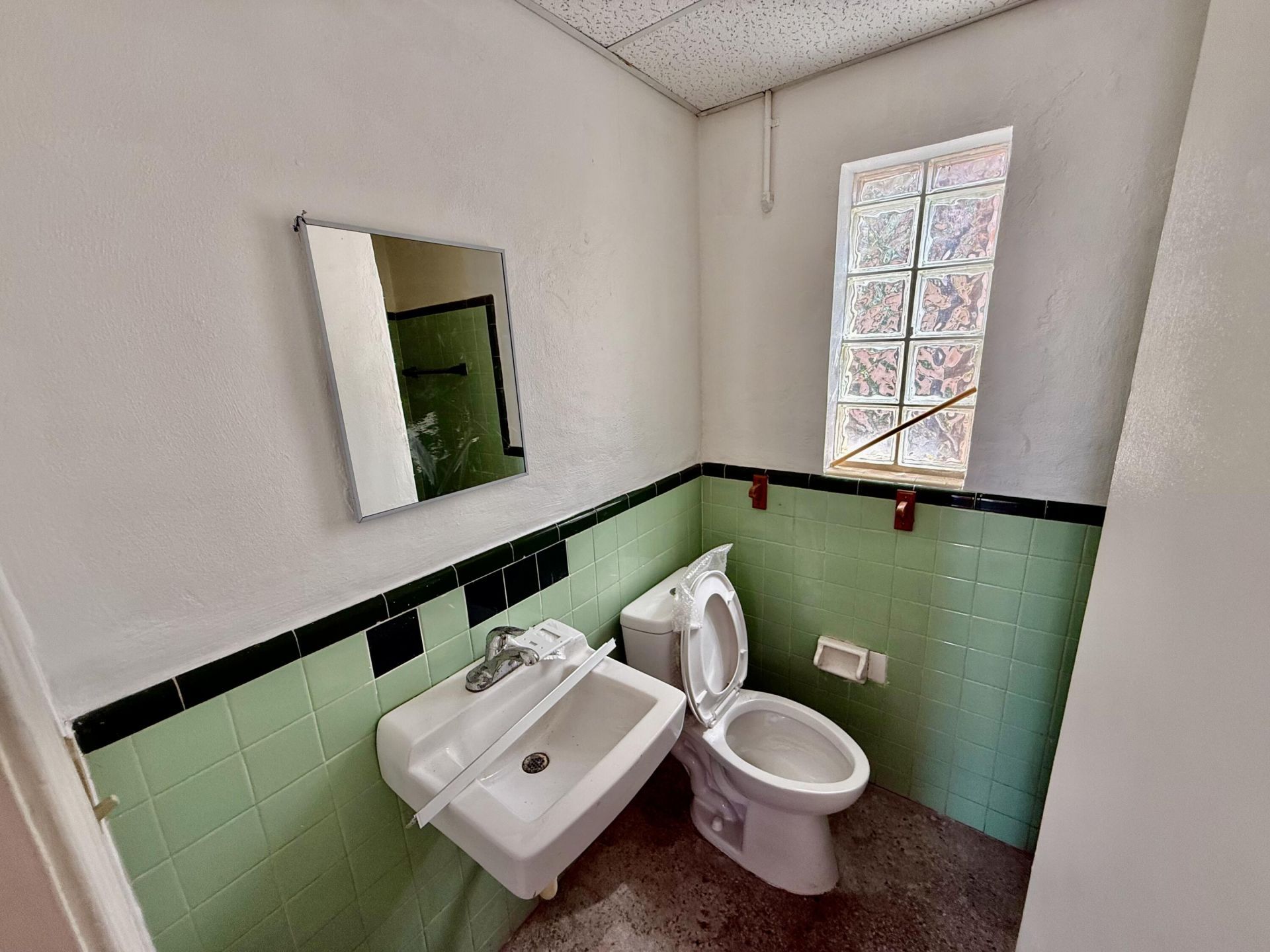 2135 Broadway, Riviera Beach, FL 33404 Photo