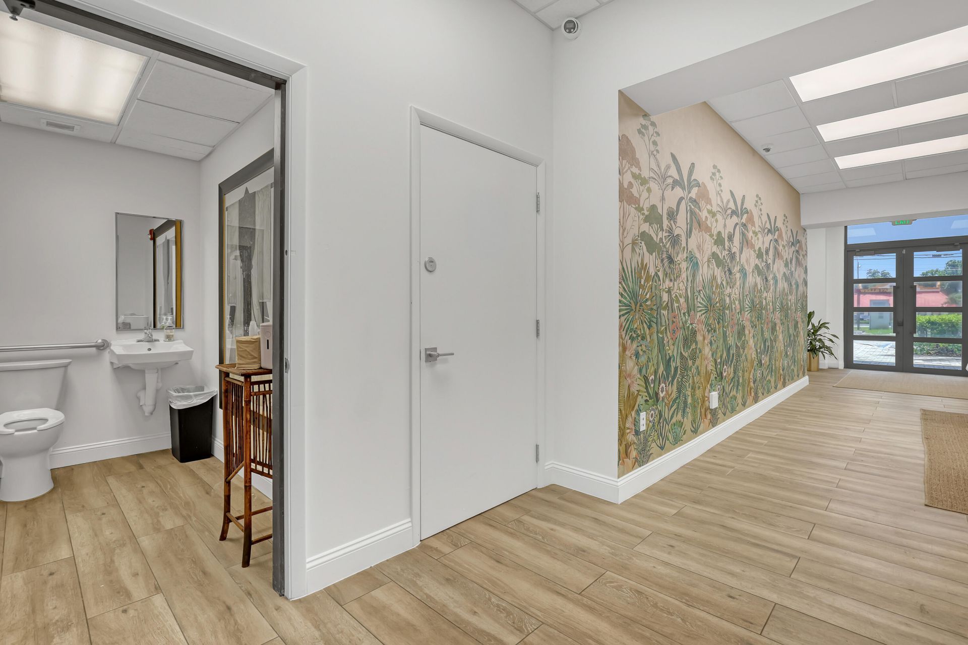 2701 Okeechobee Boulevard, West Palm Beach, FL 33422 Photo