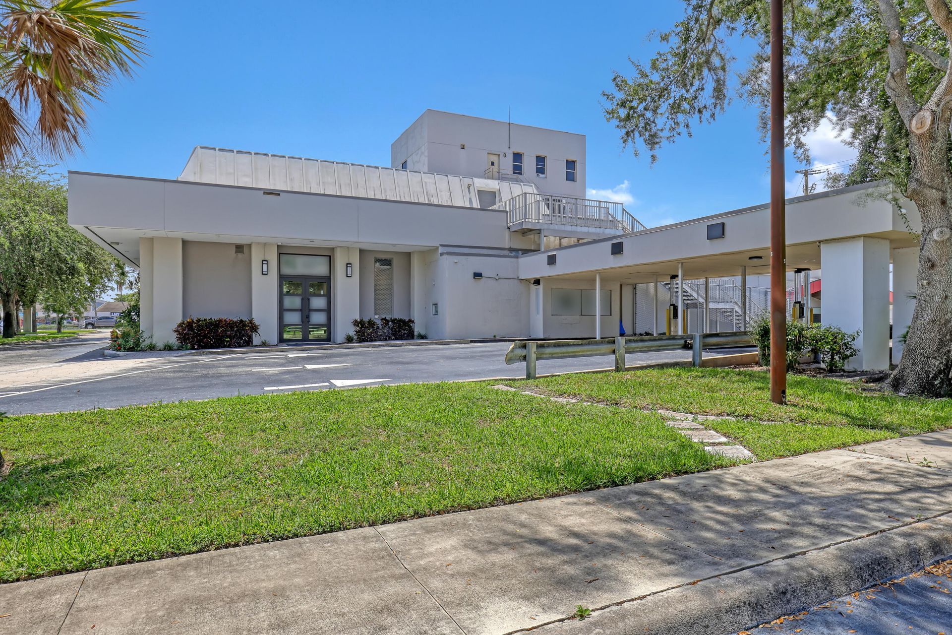 2701 Okeechobee Boulevard, West Palm Beach, FL 33422 Photo