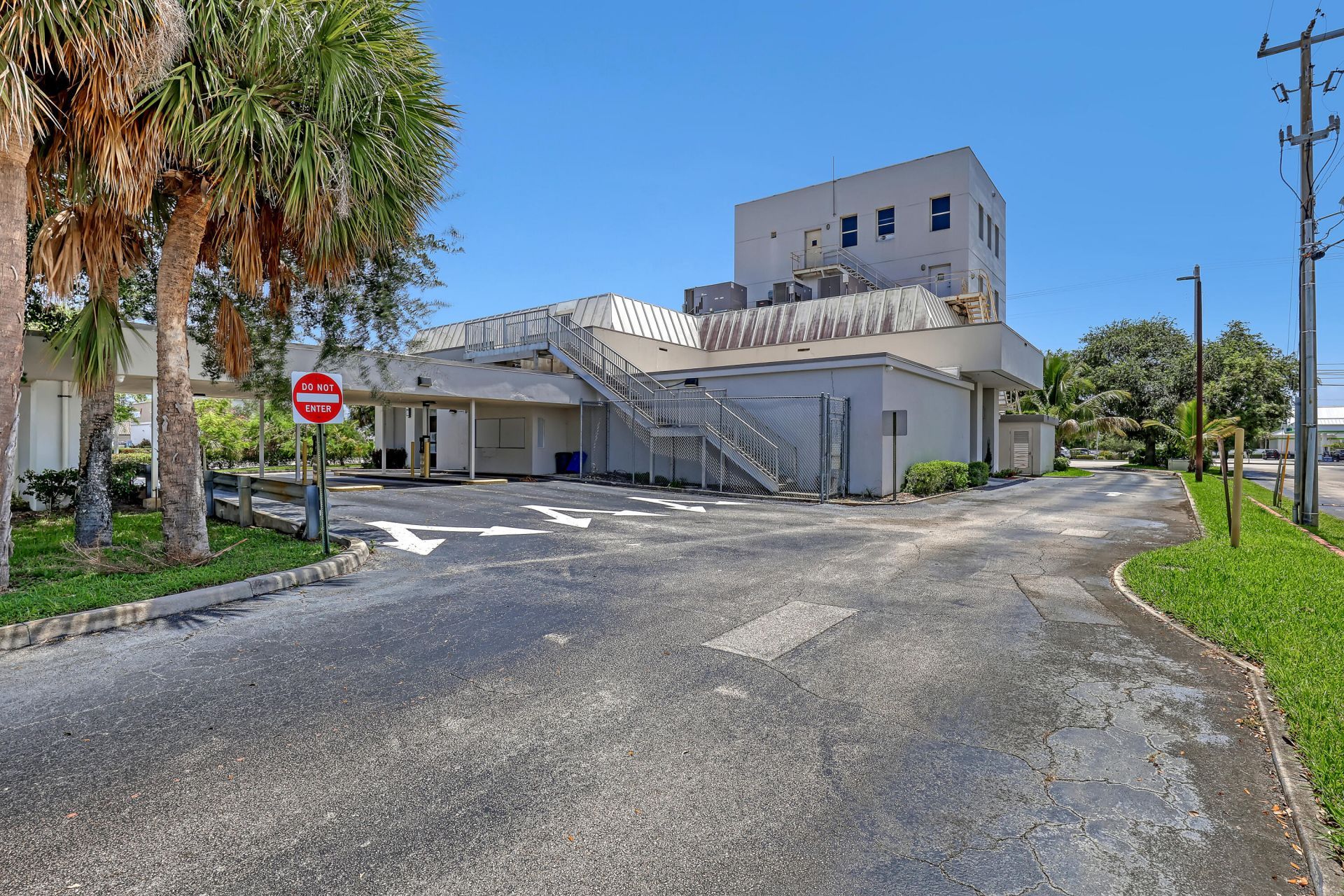 2701 Okeechobee Boulevard, West Palm Beach, FL 33422 Photo