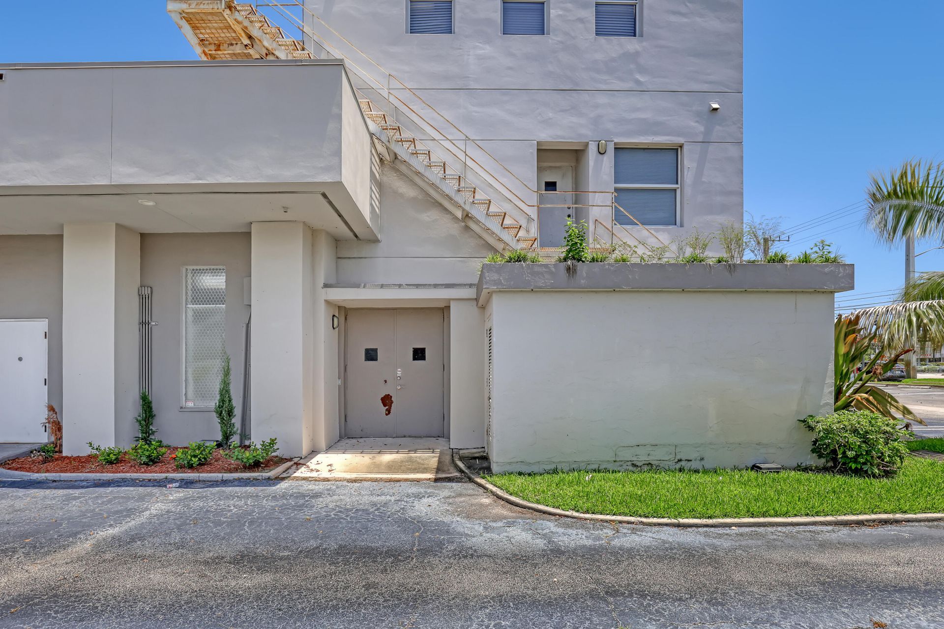 2701 Okeechobee Boulevard, West Palm Beach, FL 33422 Photo