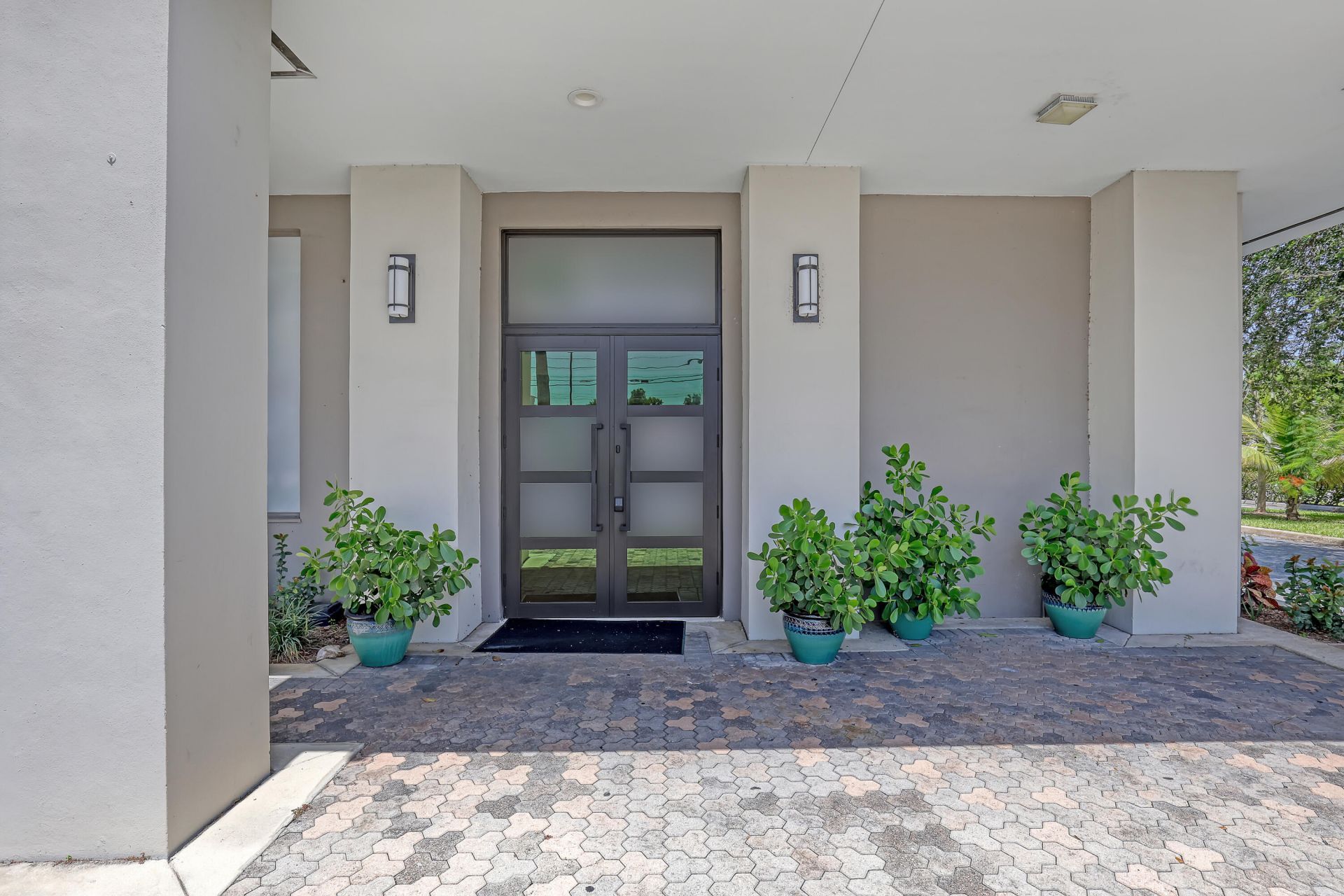 2701 Okeechobee Boulevard, West Palm Beach, FL 33422 Photo