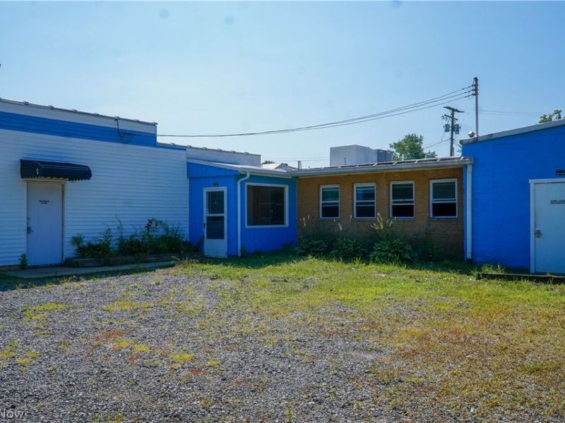 356 E Maryland Avenue, Sebring, OH 44672 Photo 2