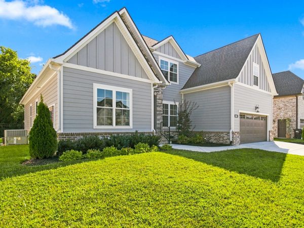 3021 Shady Forest Dr, Murfreesboro, TN 37128