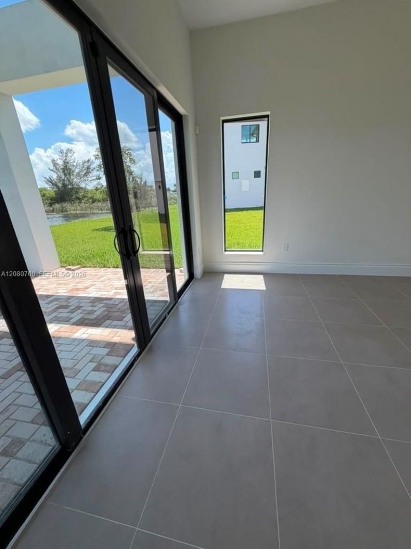 8540 NW 160th Terrace , Miami Lakes, FL 33016 Photo