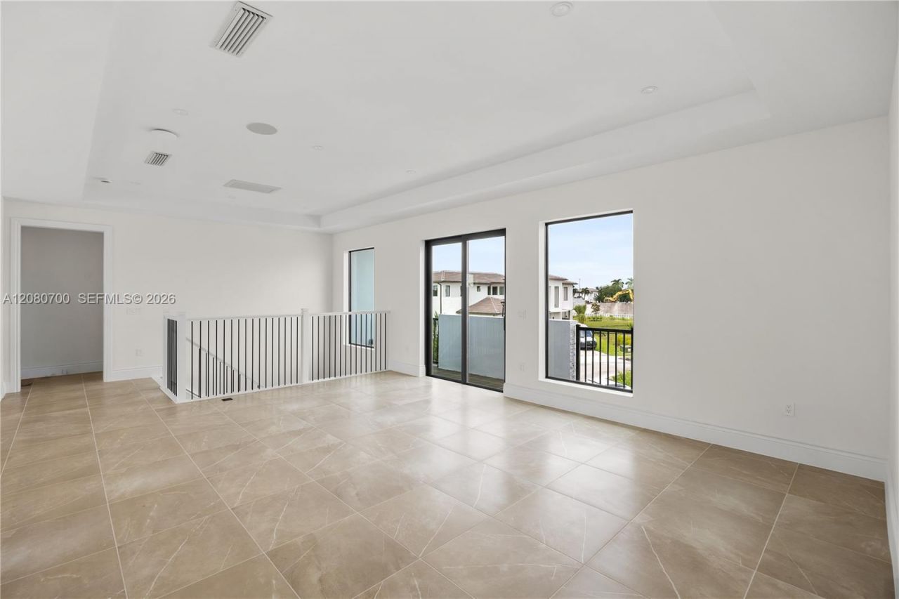 8540 NW 160th Terrace, Miami Lakes, FL 33016 Photo