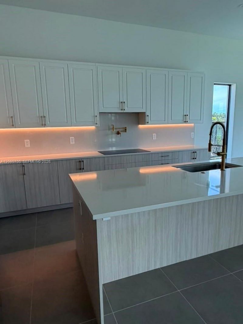 8540 NW 160th Terrace , Miami Lakes, FL 33016 Photo