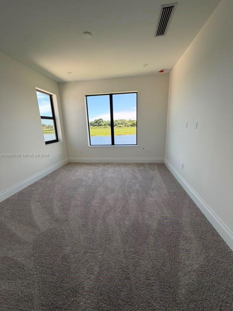 8540 NW 160th Terrace , Miami Lakes, FL 33016 Photo