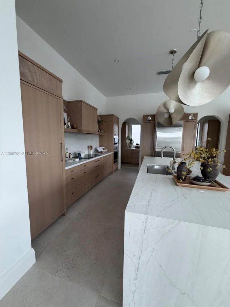 8540 NW 160th Terrace, Miami Lakes, FL 33016 Photo