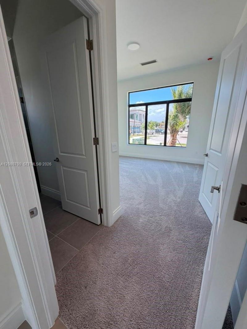 8540 NW 160th Terrace , Miami Lakes, FL 33016 Photo