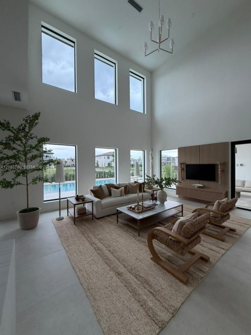 8540 NW 160th Terrace, Miami Lakes, FL 33016 Photo