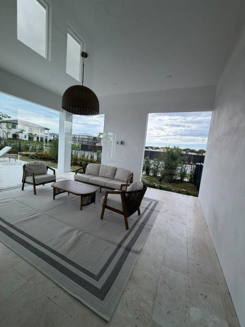 8540 NW 160th Terrace, Miami Lakes, FL 33016 Photo