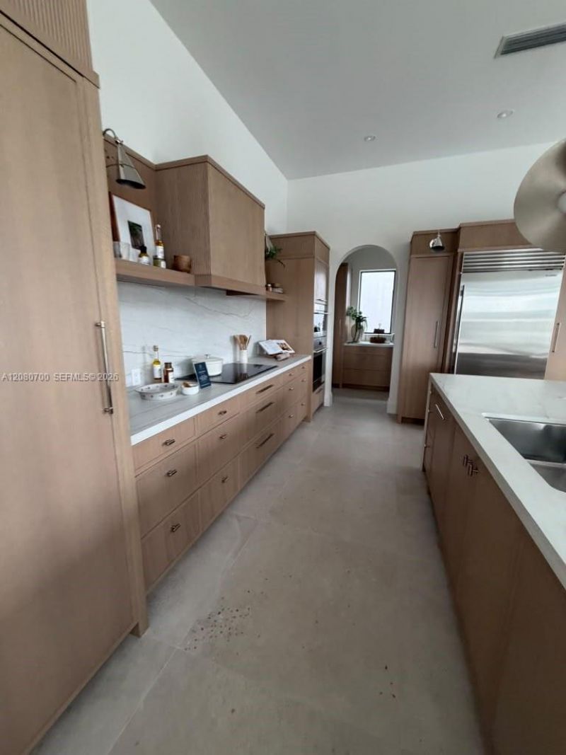 8540 NW 160th Terrace, Miami Lakes, FL 33016 Photo