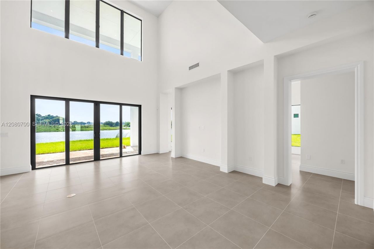 8540 NW 160th Terrace, Miami Lakes, FL 33016 Photo